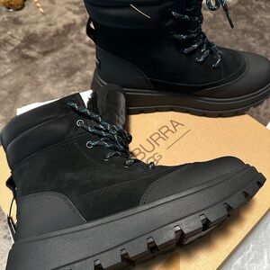 Kookaburra by UGG boots (nib) size 8
